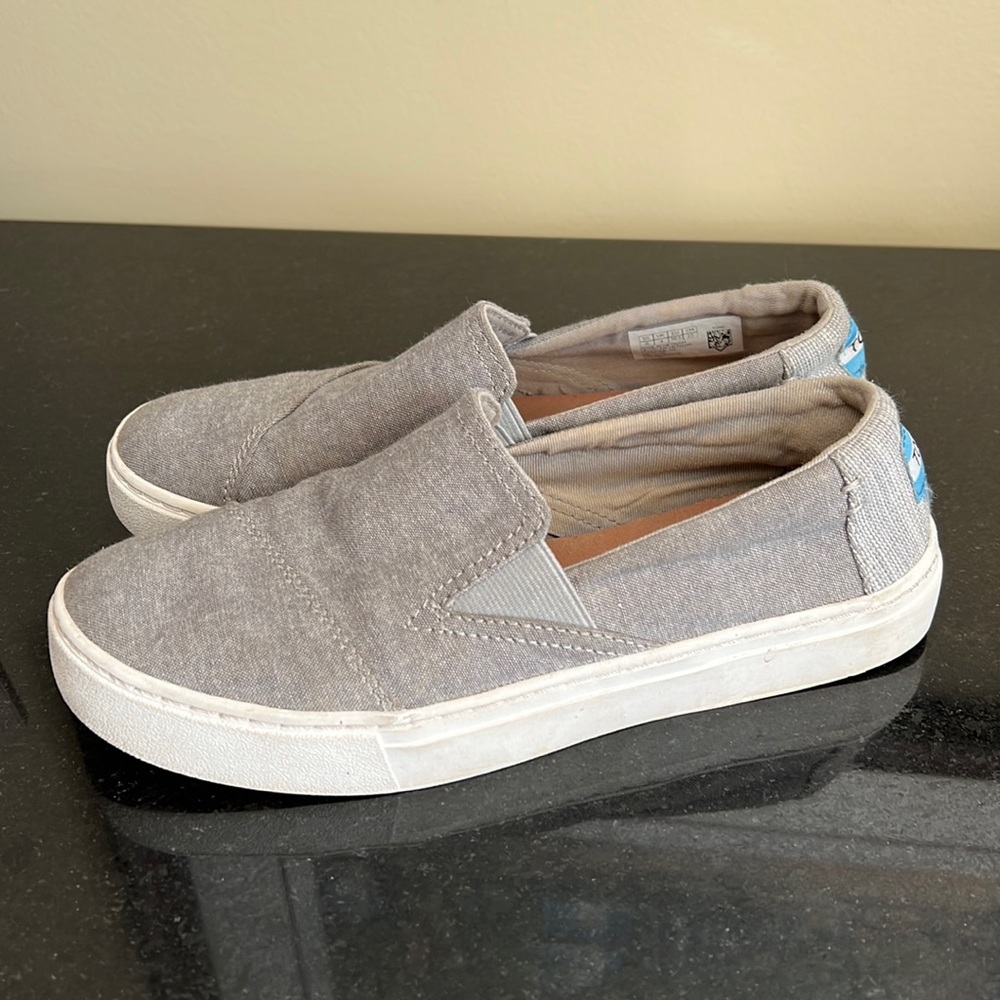 TOMS slip ons